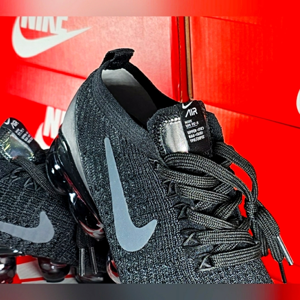 Nike air max vapormax triple black for women sneakers flyknit brand new in box - Picture 7 of 7